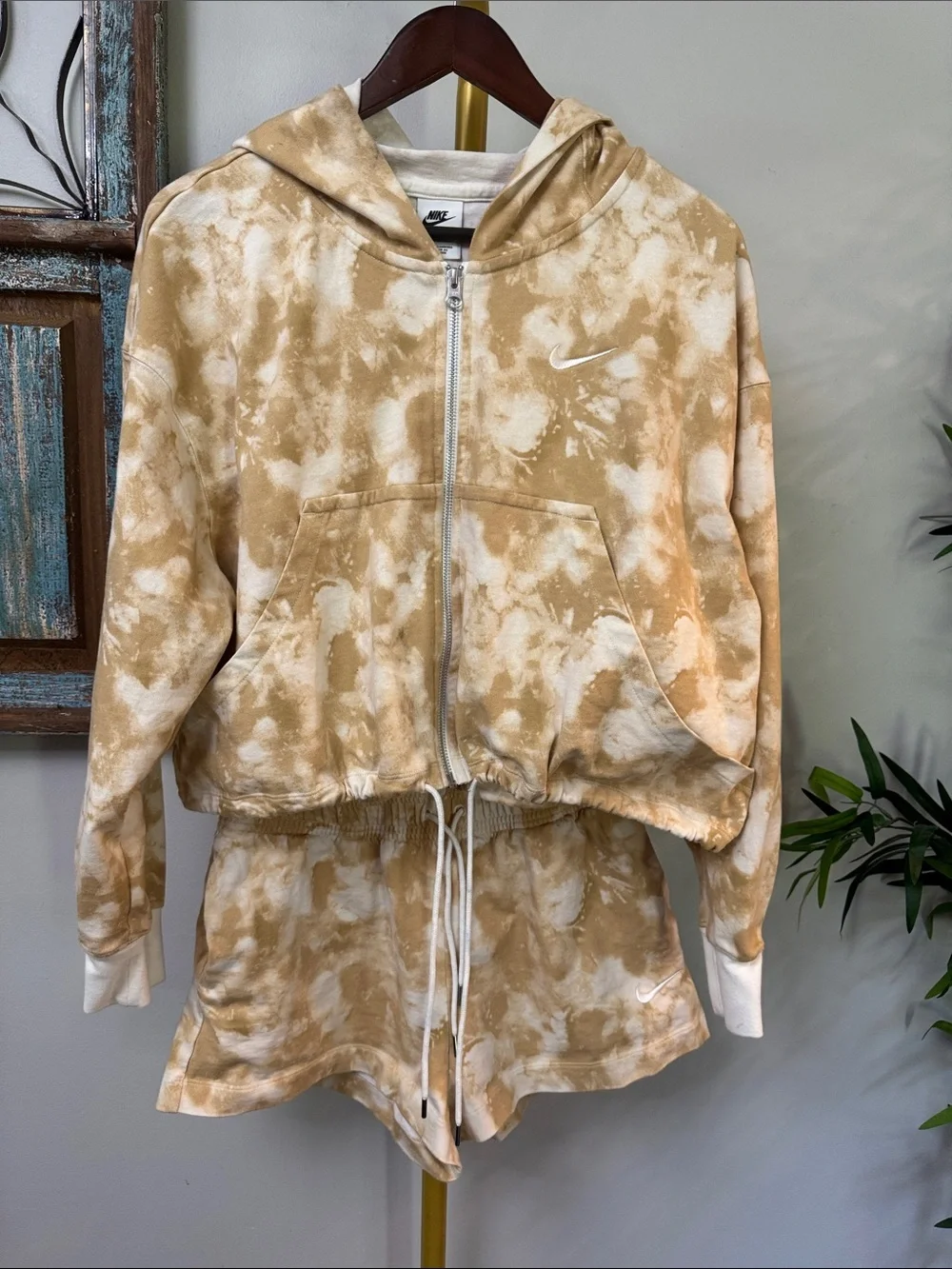 Nike Tie-Dye Zip Hoodie & Shorts Set - Tan, White